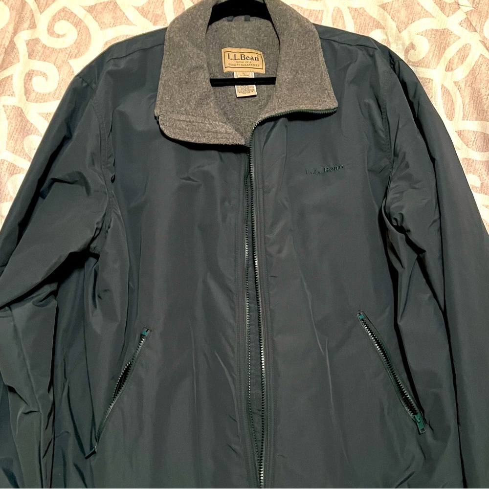 LL Bean Insulated Bomber Jacket with Fleece Lining and Thinsulate - L - like new